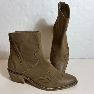Vintage 7 Tan  Alameda Melrose  Boot Size US 6.5 /36.5 Brand New!